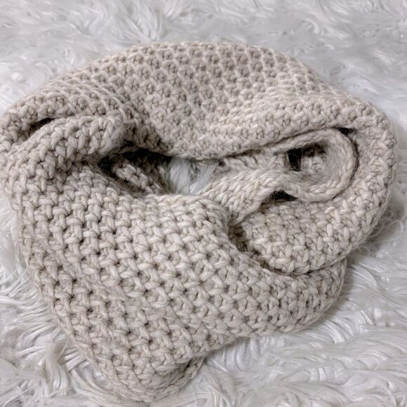 INFINITY Knit Scarf alpaca blend light beige neutral UNISEX chunky - Picture 1 of 6